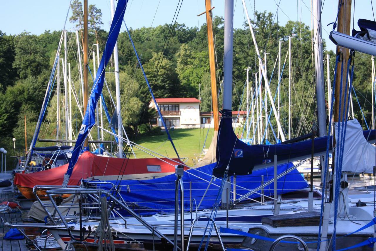 Отель Yacht Club Barrandov Kozli u Orlika Экстерьер фото