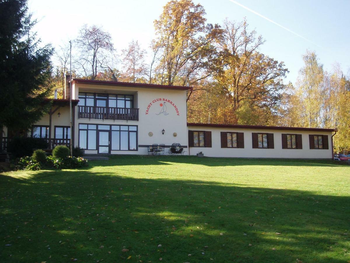 Отель Yacht Club Barrandov Kozli u Orlika Экстерьер фото